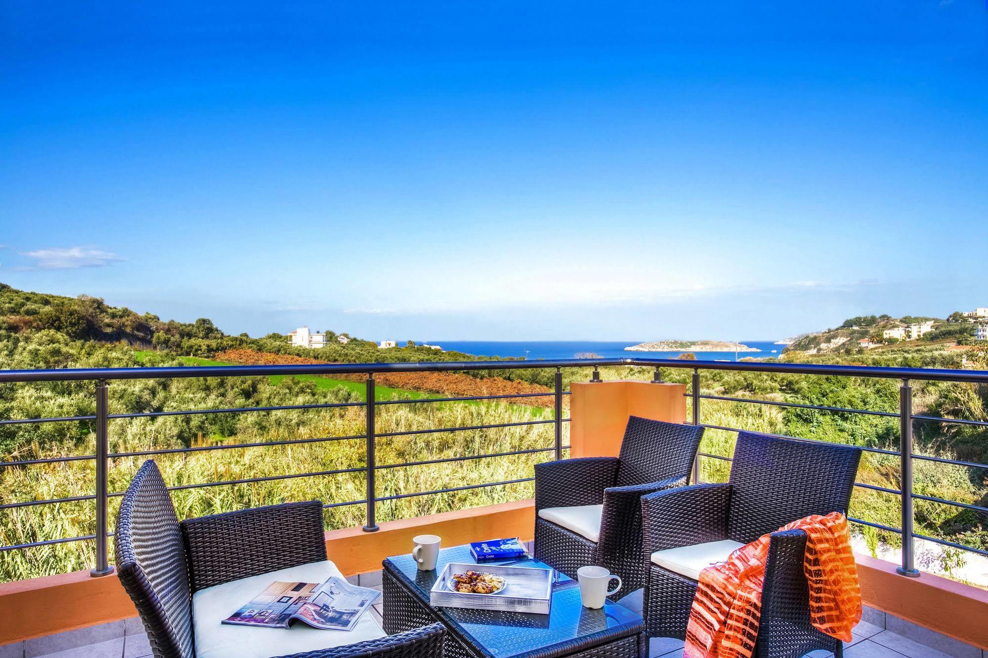 Cyan Icons Villas Tsivarás Exterior photo